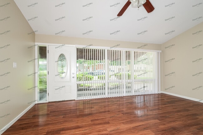 Photo - 515 Durwood Dr