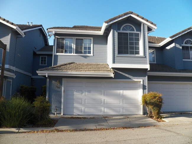 Building Photo - Spacious North San Jose Townhouse - Available Now!