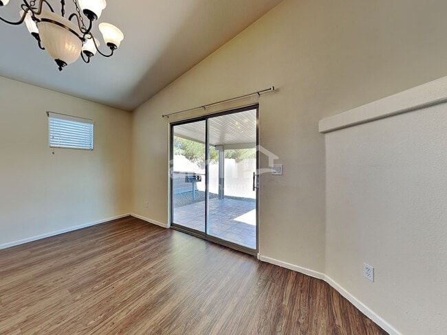 Photo - 5828 Michael Dean St