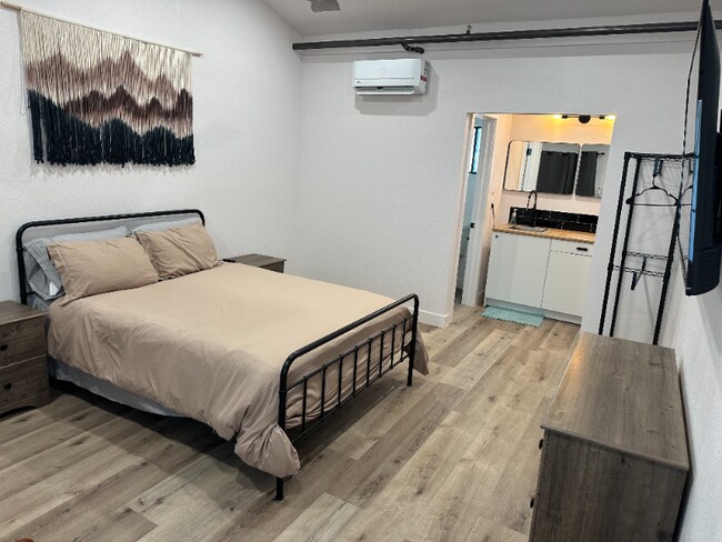 Photo - 858 E White Mountain Blvd Unidad 8