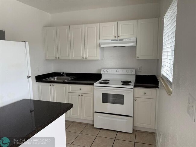 Photo - 701 SW 14th Ave Unidad 5