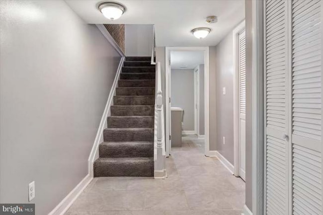 Building Photo - 1230 W Lombard St Rental