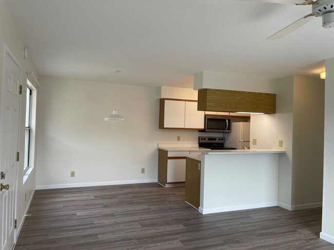 Photo - Bello, Erik Unit 1