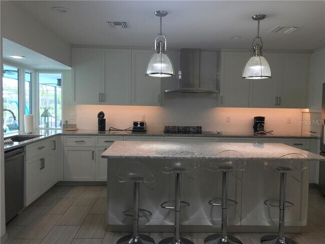 Photo - 5519 Azure Way