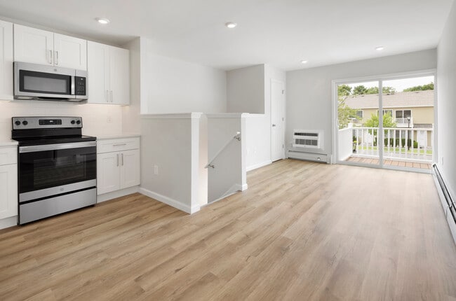 Spruce Pond Country Club Apartments