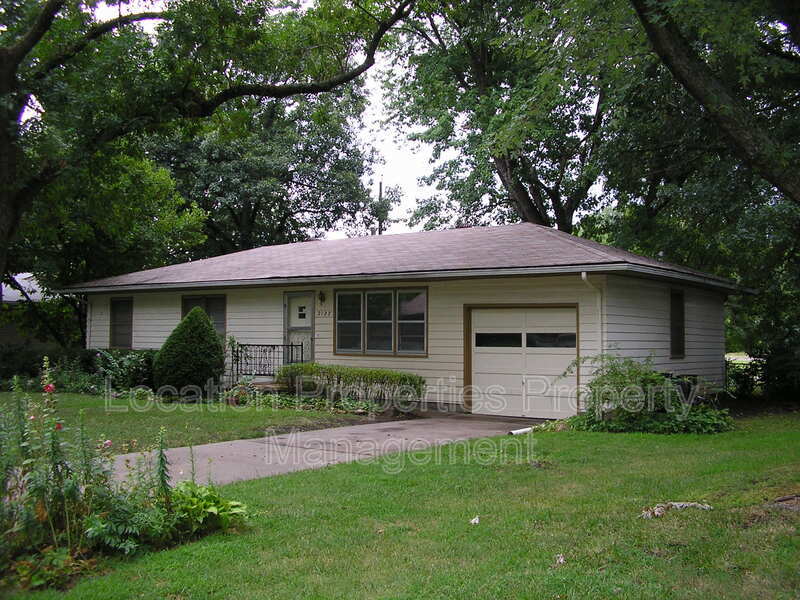 Photo - 2127 Mitchell St House