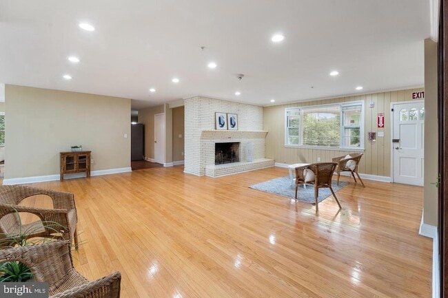 Photo - 9201 Rosemont Dr