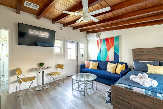 Photo - 5039 Mansfield St