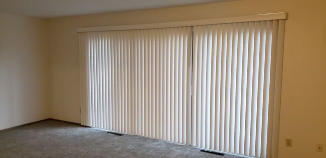 Photo - 3 BEDROOOM/1.5 BATH TOWNHOUSE