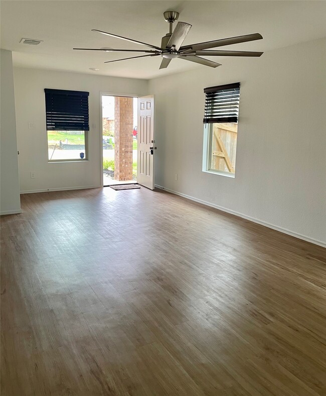 Photo - 221 Crystal Bay Ln