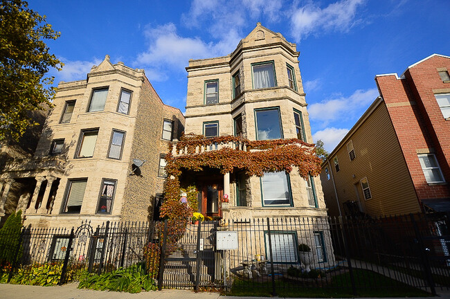 Photo - 1425 N Washtenaw Ave Unidad G Rental