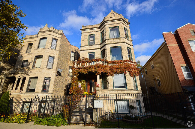 Building Photo - 1425 N Washtenaw Ave Unit G Rental