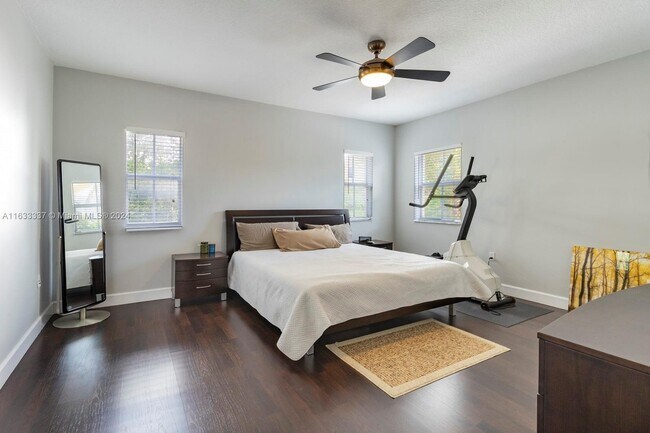 Photo - 118 Zamora Ave Unit # 201