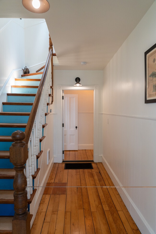 Building Photo - 9 Tyler St Unit 1