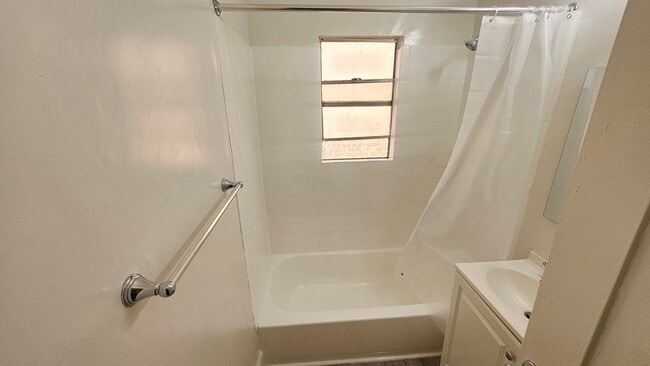 Photo - 815 S Lake St Unidad 205