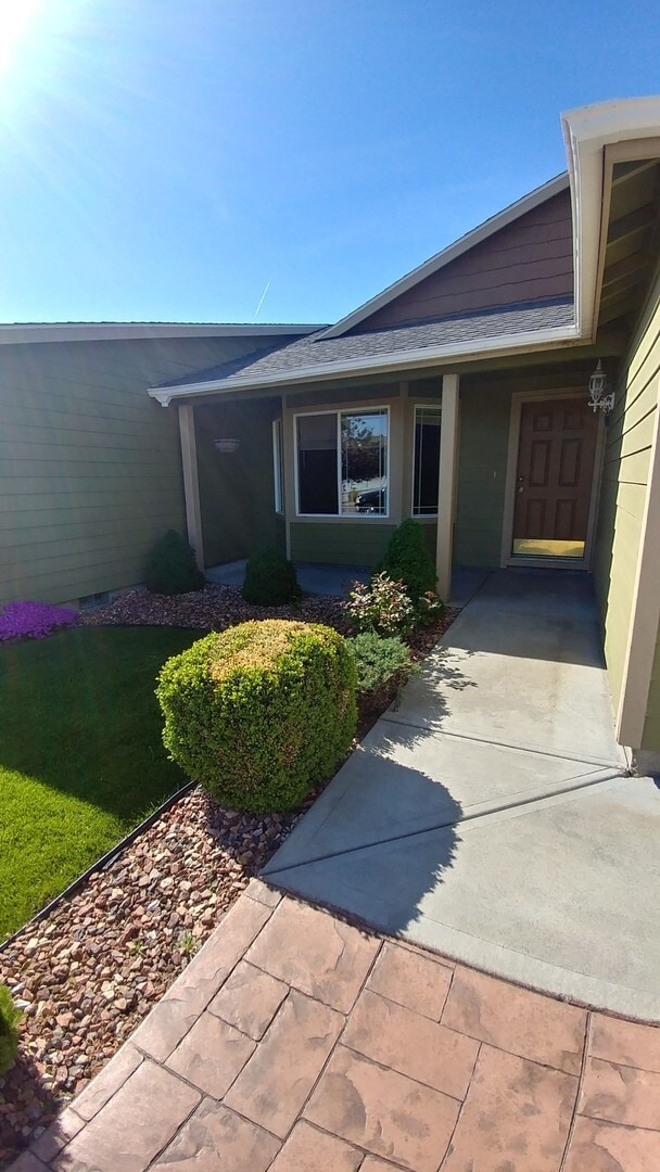 Photo - 4-Bed, 2-Bath Home Off Road 100 with Easy ...