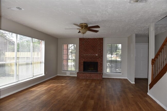 Building Photo - 12303 Glenmeadow Dr