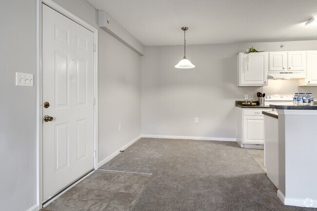 2BR, 2BA - 877SF - Model Unit - Dining Area - Summerland Heights Apartments
