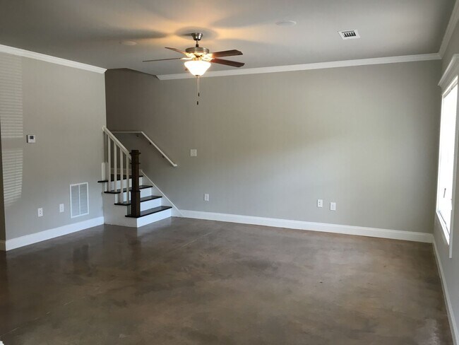 Photo - Pre- Leasing Fall 2026 5 Bedroom Near Down...