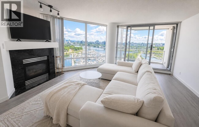 Photo - 1201 Marinaside Crescent Unit 1005