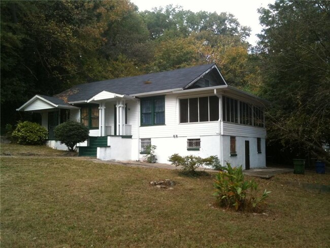 Photo - 790 N Evelyn Pl NW House