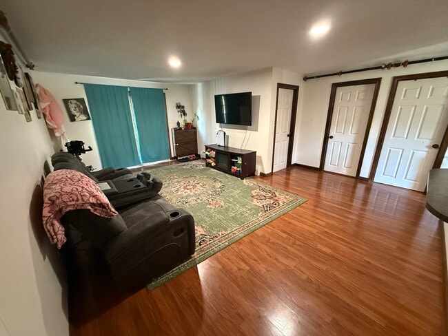 Photo - 18 Chestnut Dr Unit 202 wDeck