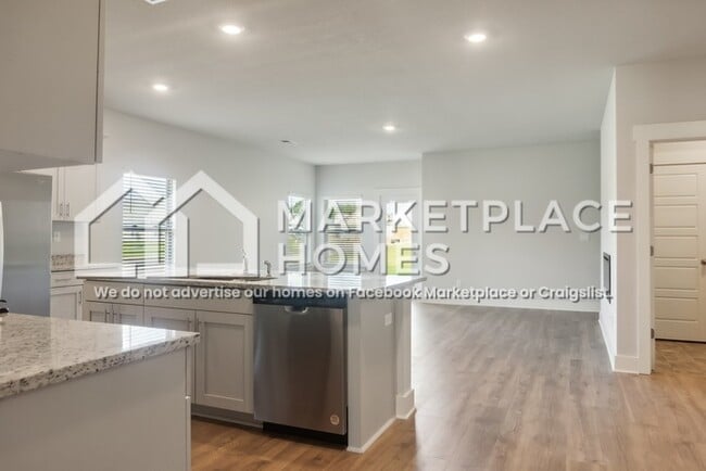 Photo - 2070 Hyacinth Ln