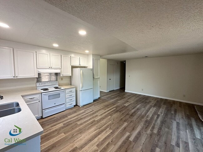 421 Gwinn Ct