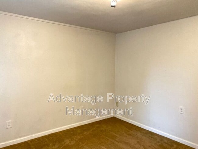 Photo - 301 N Main St
