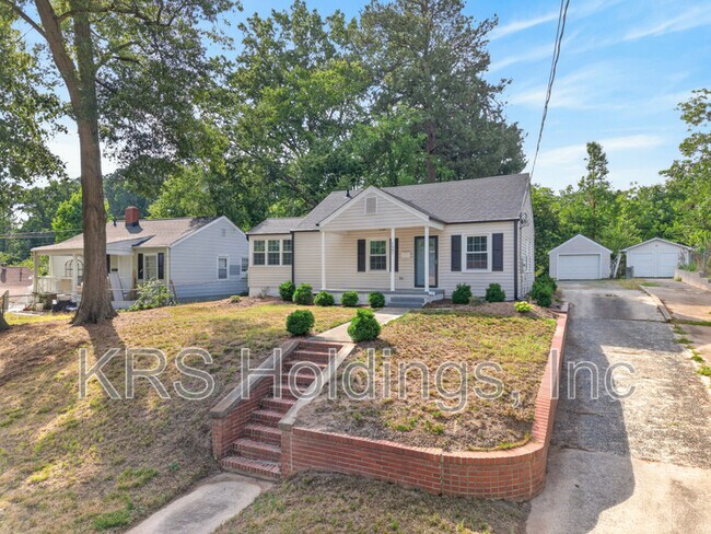 1507 Robinhood Rd