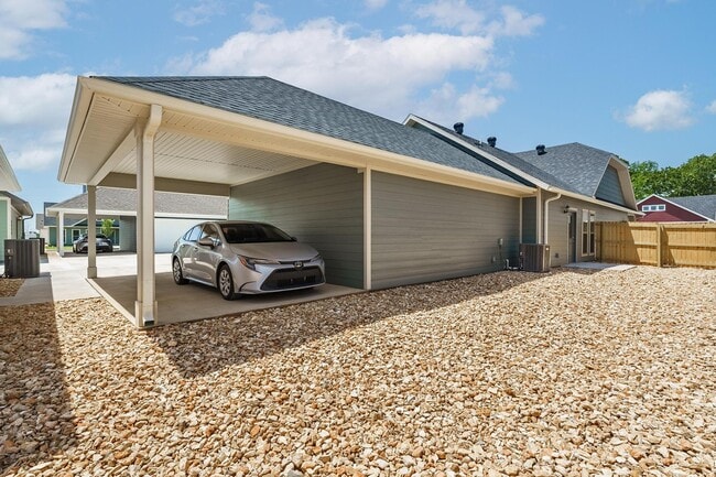 Photo - Hawthorne Grove