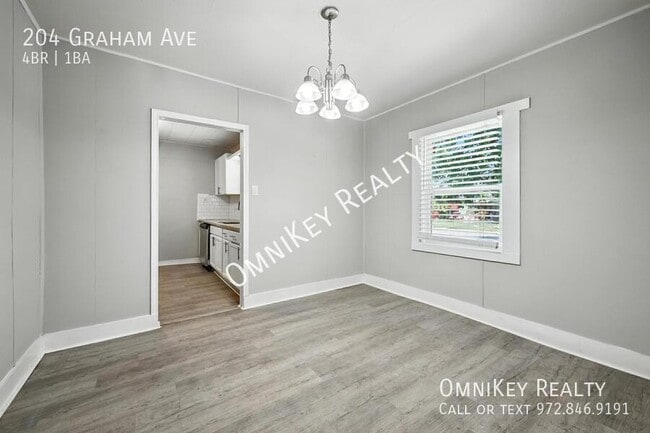 Photo - 204 Graham Ave