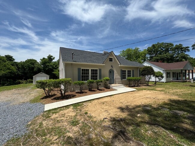 Photo - Renovated 3/2.5 House with bonus room in South Rome- $1,795