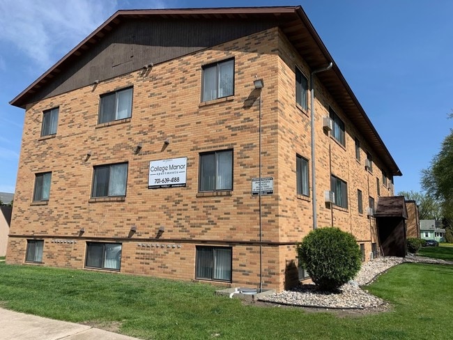 Building Photo - College Manor Rental