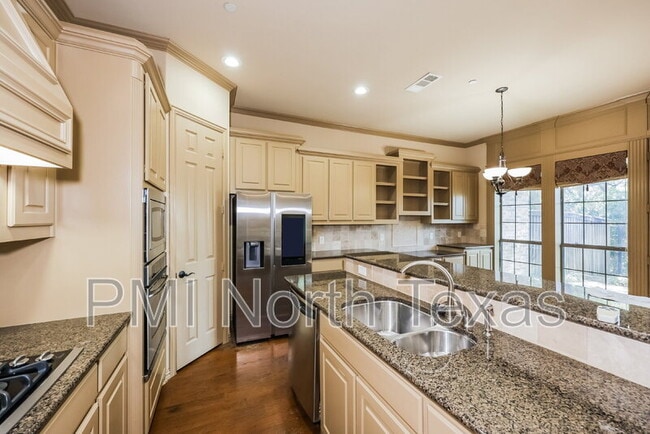 Photo - 5379 Balmoral Dr