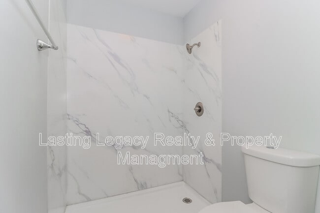Photo - 2325 15th St NE