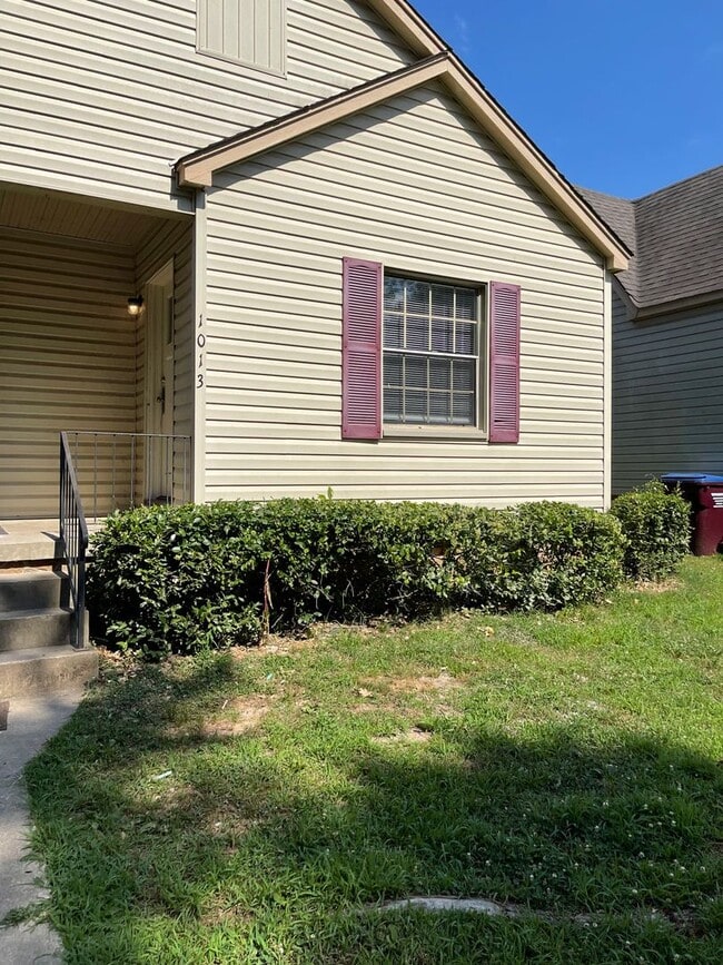 Building Photo - 1013 S 25th St