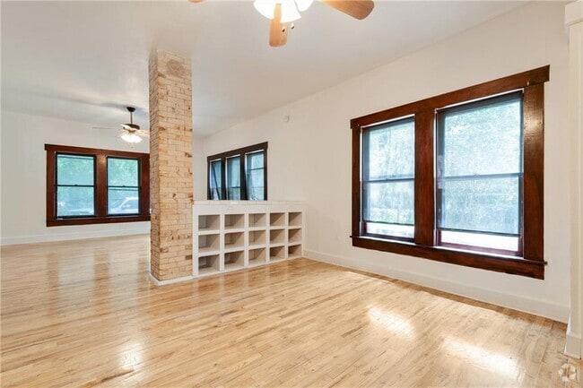 Building Photo - 106 S Ave A Rental
