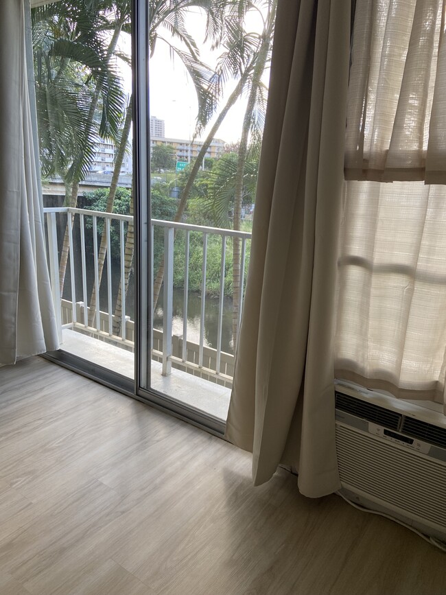 Photo - 2845 Waialae Ave Unit 218