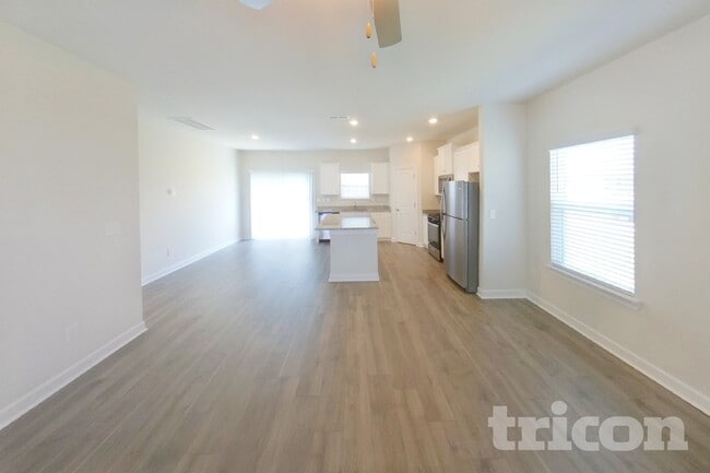 2402 Valverde Wy