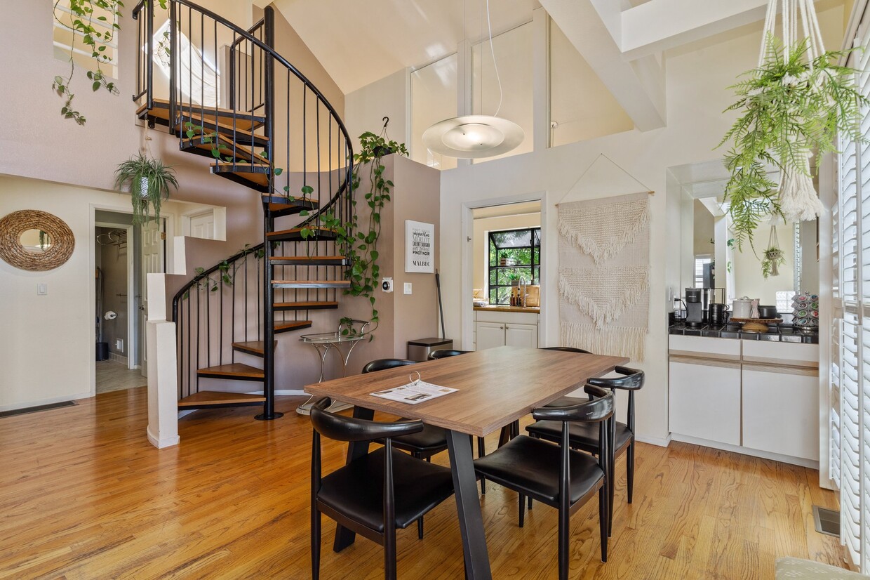 Dining room - 34 Silva Ave (Millbrae, CA)