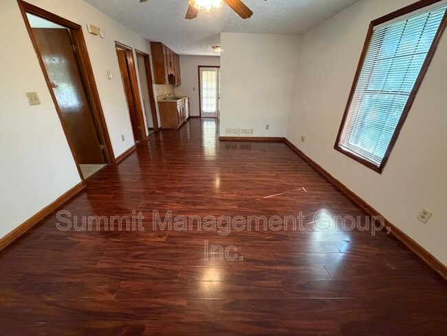 Photo - Locust Drive - 988