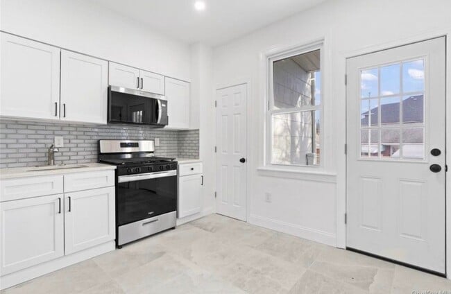 Photo - 254 Charles Ave Unit 1