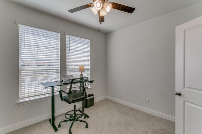 Photo - 5528 Kilmer Dr