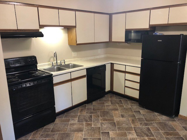 Photo - Sarah Lane Court