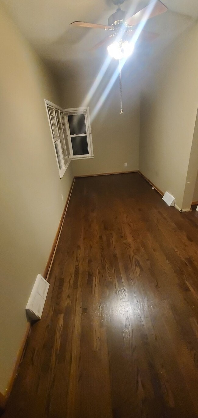 Photo - 514 Lundy St