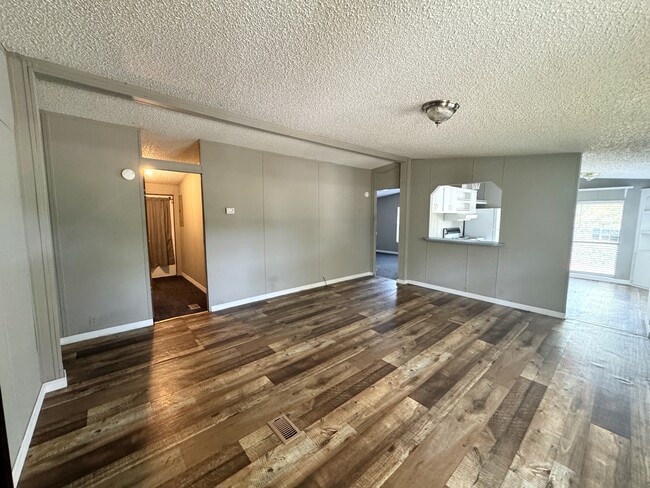 Photo - 1595 Venson Rd