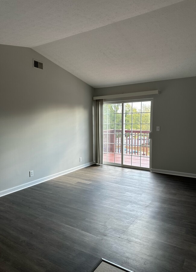 Woodfield - Woodfield Condo Unit 605
