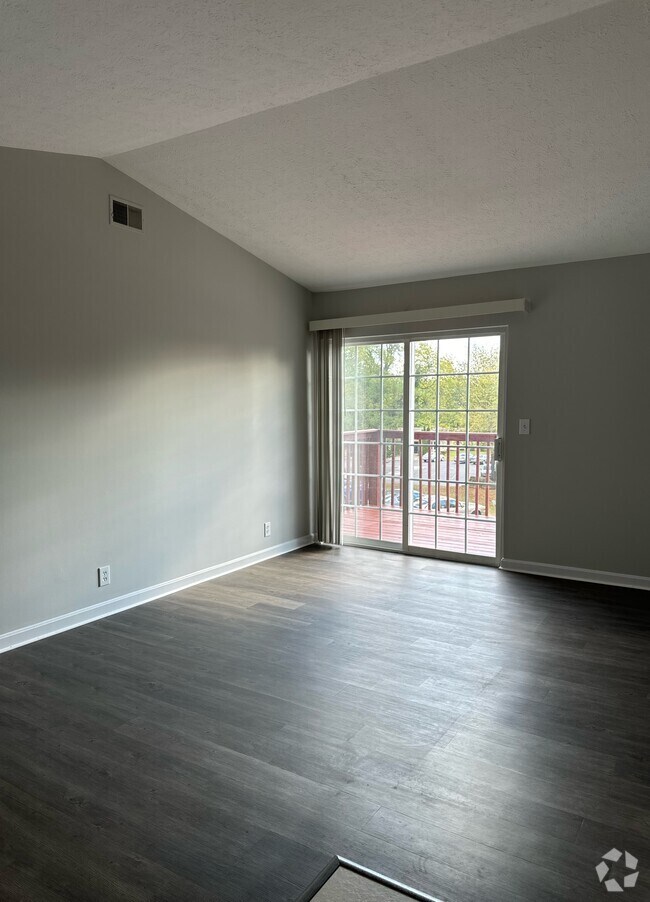 Building Photo - Woodfield Unit 605 Rental
