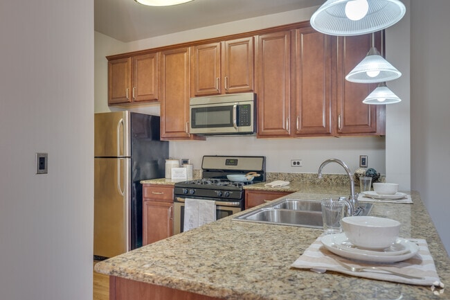 Glenmuir of Naperville Apartments